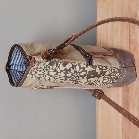 Mini Canvas Crossbody Bag Handmade - Picture 7 of 14
